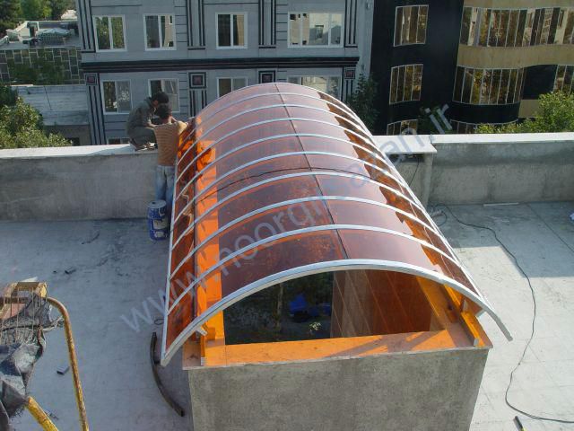 پوشش نورگیر سقف با ورق پلی کربنات در طرح تونلی